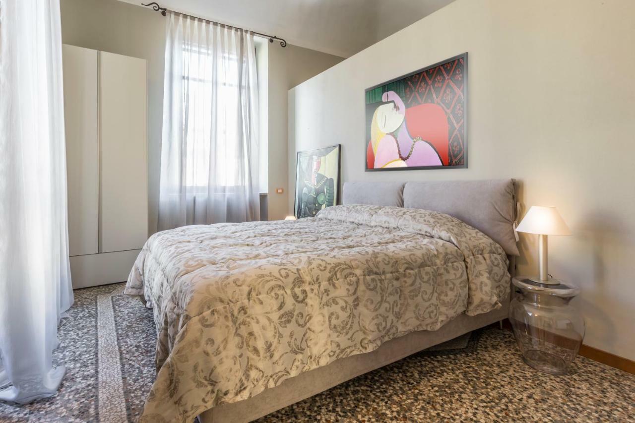 Roero Suite In The City Center Asti Buitenkant foto